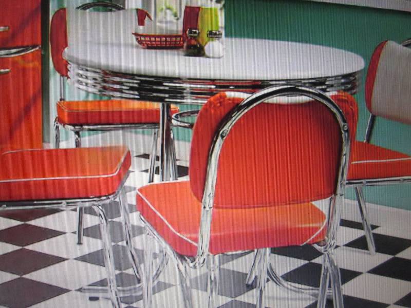 lot 82 image: Retro Dining Table open box Retail ...