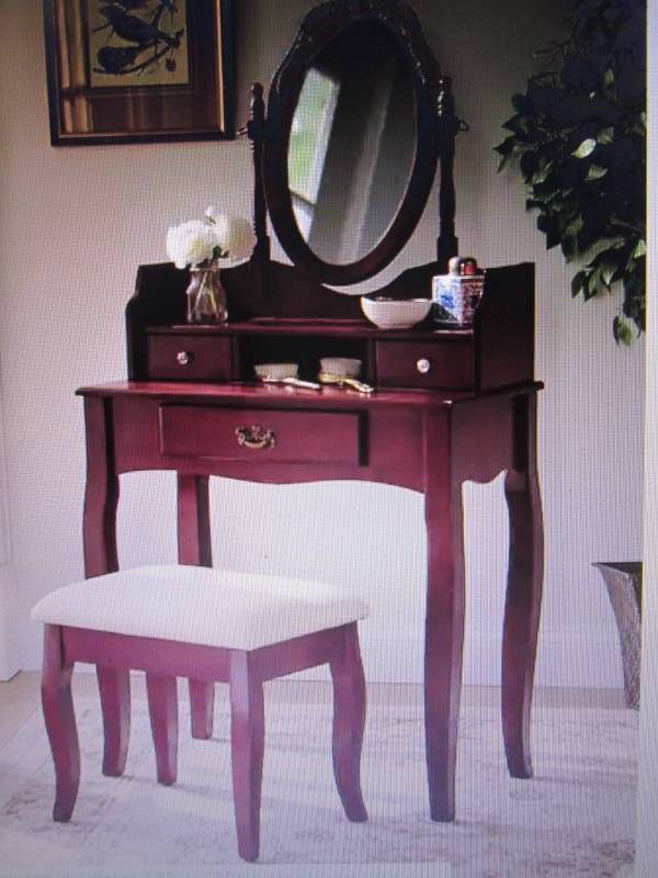 lot 91 image: Lumberton Antique Vanity open box R...