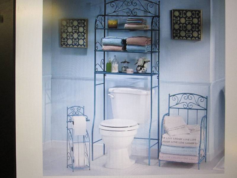 lot 92 image: 3-Piece Fiona Scrolled Bath Set ope...