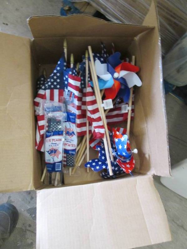 lot 151 image: Lot of Patriotic Pinwheels, Small U...