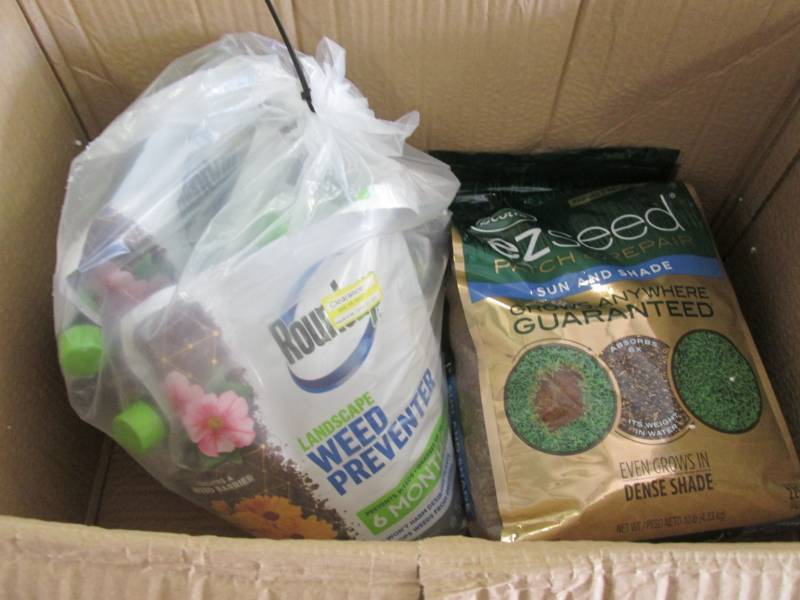 lot 158 image: 3- 5.37 lbs Round Up Landscape Weed...