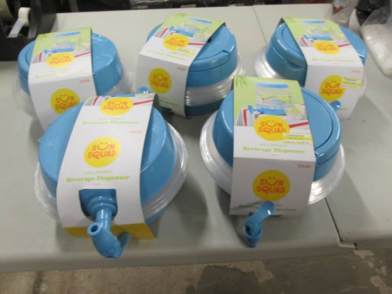 lot 175 image: 6 Sun Squad Collapsible Beverage Di...