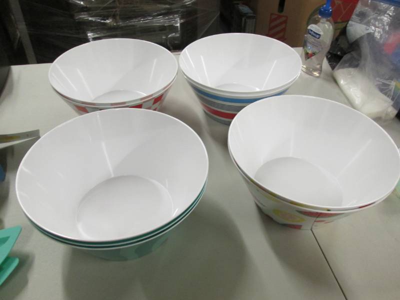 lot 176 image: 9 Assorted Serving Bowls Retail $10...