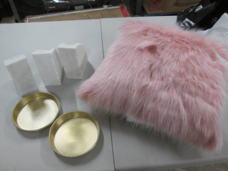 lot 195 image: Accent Pillow, Planter Trays, Books...