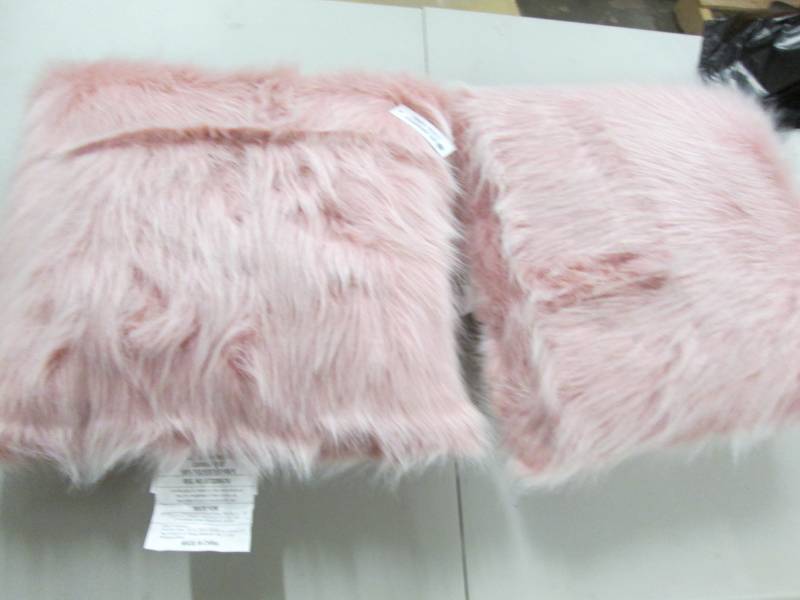 lot 199 image: 2 Accent Pillows...