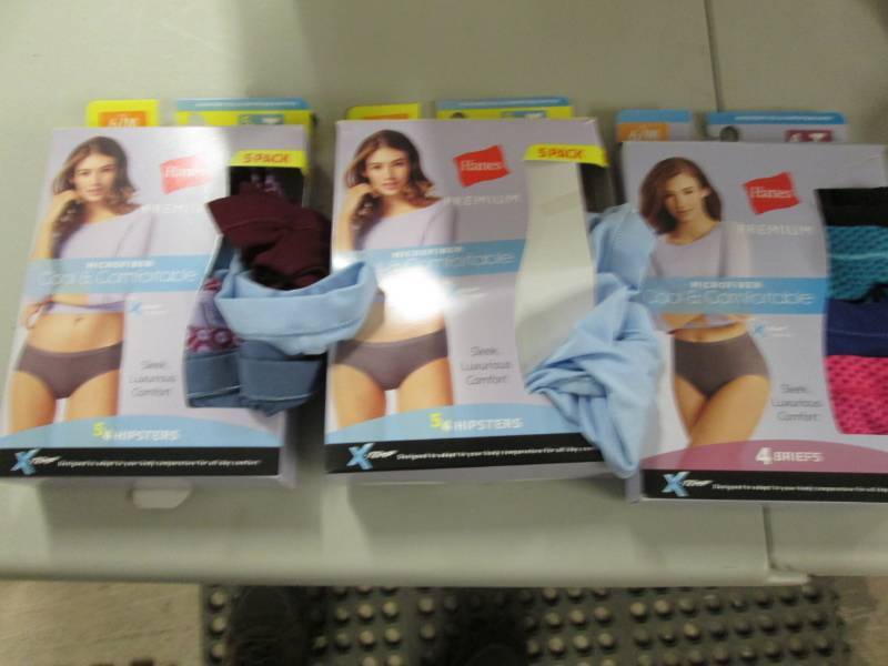 lot 260 image: 3 pks Size 6 Ladies Panties...