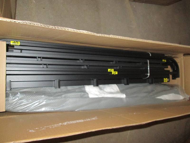 lot 75 image: Standard Metal King Size Bed Frame ...