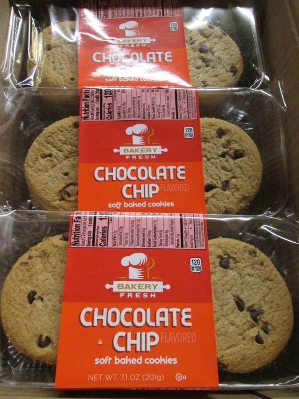 lot 118 image: Bakery Fresh Chocolate Chip Cookies...
