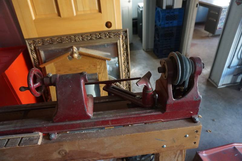 lot 9 image: Wood Wizard Brand 12 Ball Bearing Lathe