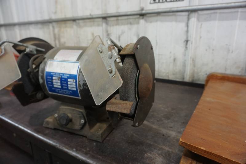 lot 19 image: Fisher Machinery Heavy Duty Double Wheel Bench Grinder