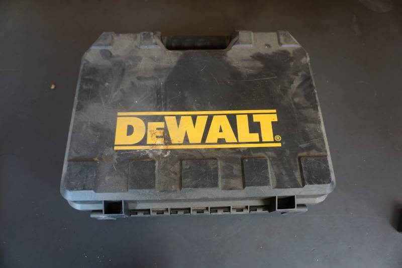 lot 21 image: DeWalt  7.2 Volt Cordless Angle Drill Driver With Case
