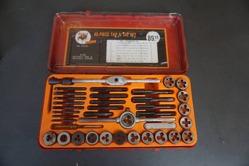 lot 32 image: Buffalo Brand ModelN-40-7D 40 PC Tap & Die Set With Case