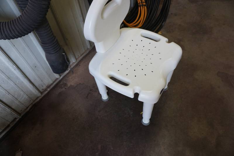 lot 98 image: Invercare Brand Plastic Non Skid Shower Chair
