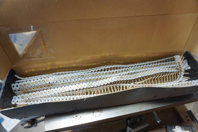 lot 76 image: Pack of Grip Rite Collated Sub Floor Screw Strips