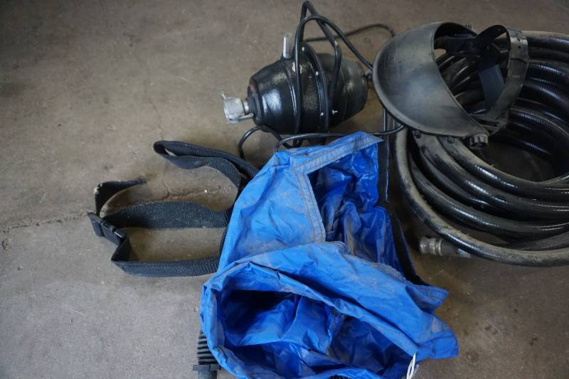 lot 50 image: Electric Clean Air Circulation System With Blower, Hood and Mask