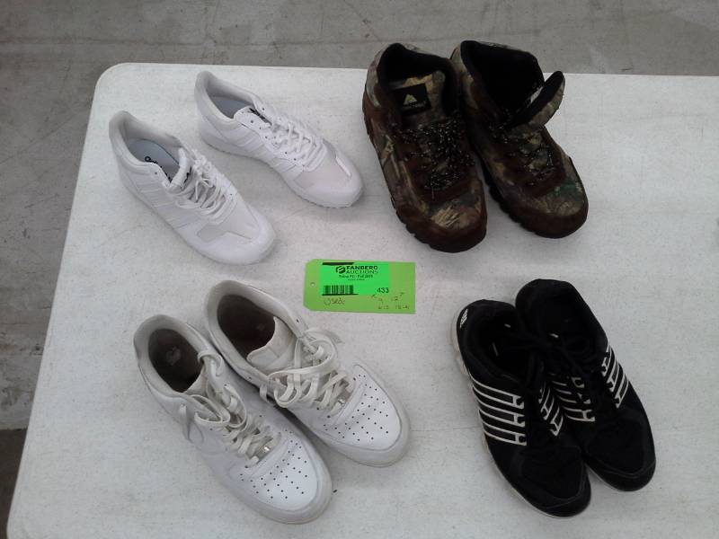 lot 433 image: Lot of (4) Mens Sneakers