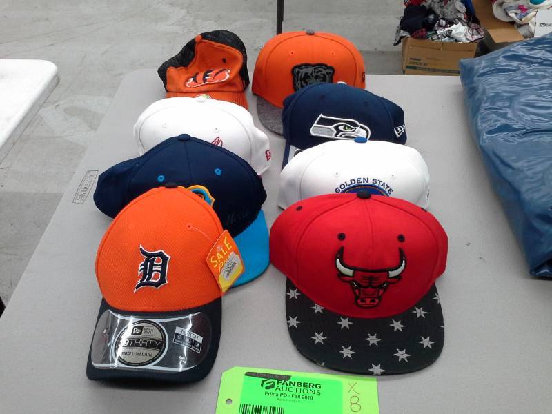 lot 434 image: Lot of (8) Baseball Caps
