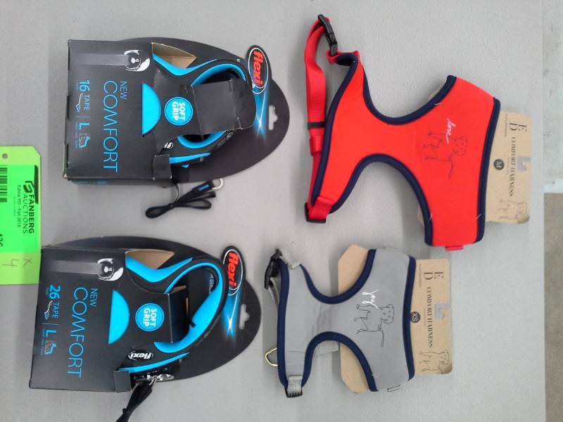 lot 436 image: Lot of (4) Dog Comfort Harness, Dog Leashes