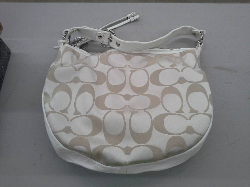 lot 438 image: Coach Womens Purse
