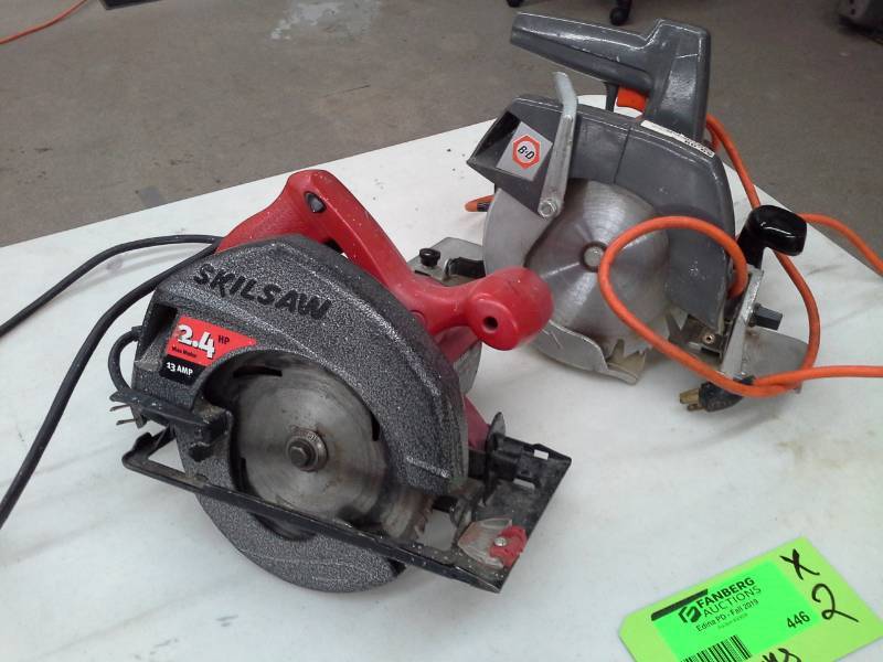 lot 446 image: Lot of (2) Black&Decker 7-14in. Circular Saw U-230-1, Skilsaw 7-14in. Circular Saw 5450