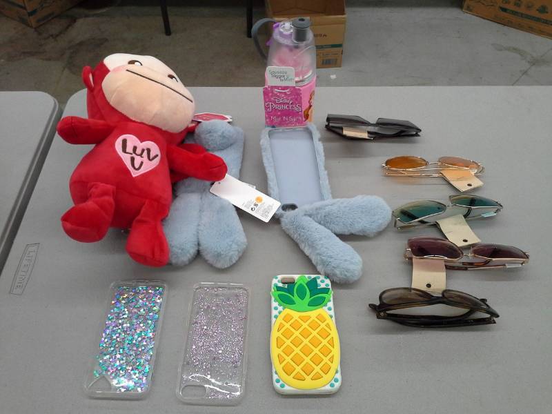 lot 452 image: Sunglasses, Phone Cases, Accessory Lot