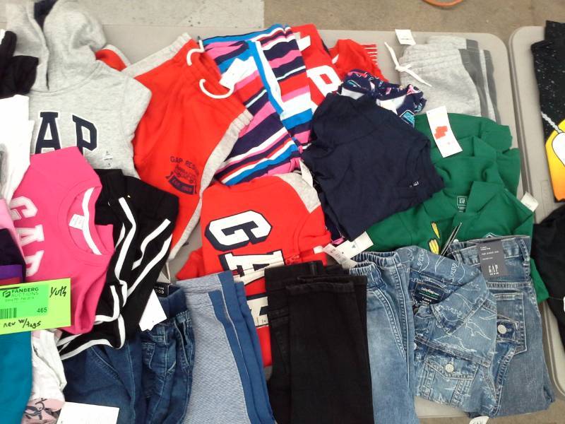 lot 465 image: Youth Clothing