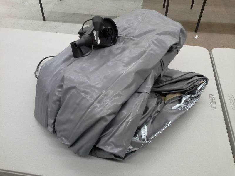 lot 477 image: Inflatable Bed