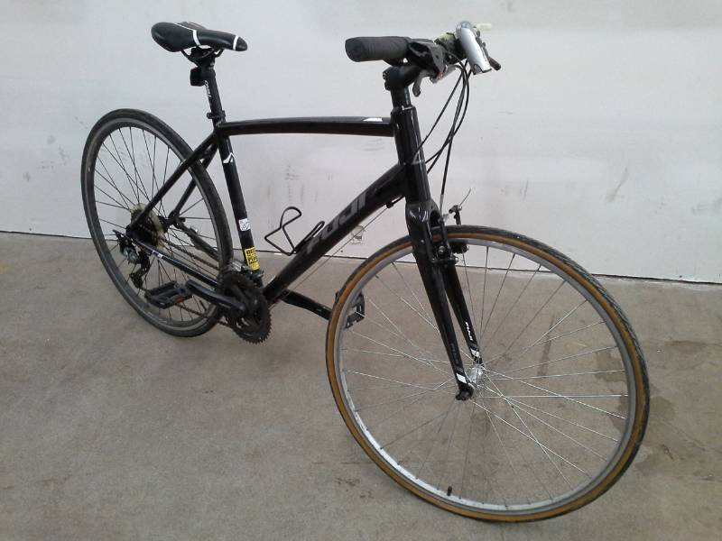 lot 506 image: Fuji   18-speed Road Bike