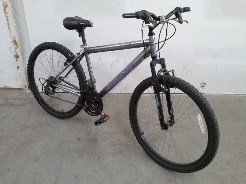 roadmaster mt sport 18 speed mountain bike