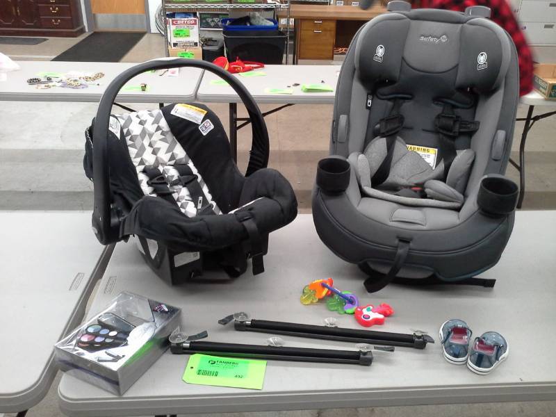 lot 492 image: Safety First Infant Car Seat, Infant Carrier, Cometic Fans, Window Blinds, Infant Shoes, Infant Toys