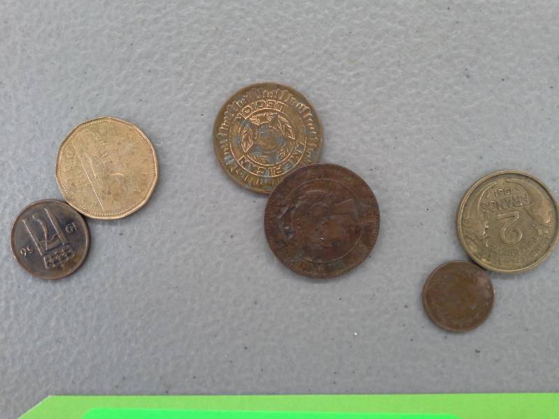 lot 401 image: World Coins
