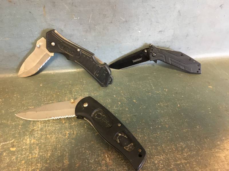 3 Black Pocket Knives
