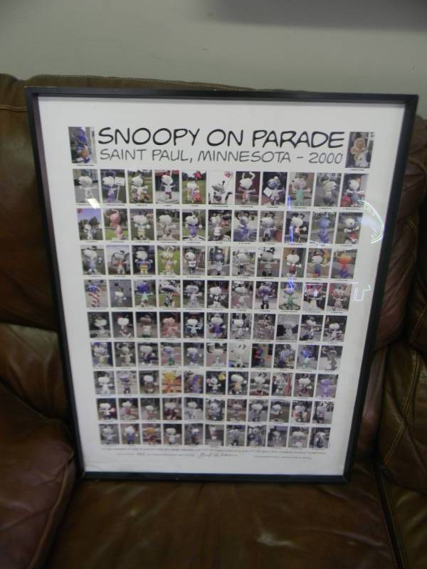 VERY COOL Snoopy on Parade 2000. 4672000. approx 18x25 - SEE PICTURES