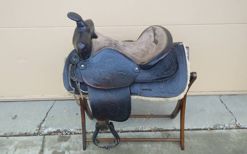 Leather Western Saddle (15 Inch Seat)