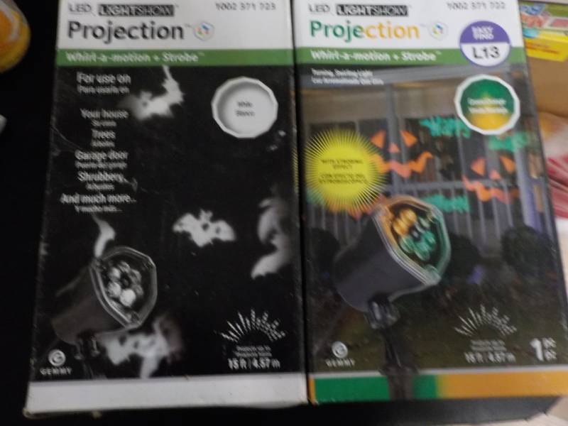 lot 3 image: Set of 2 LED Lightshow Projection W...