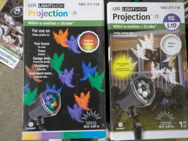 lot 4 image: Set of 2 LED Lightshow Projection W...