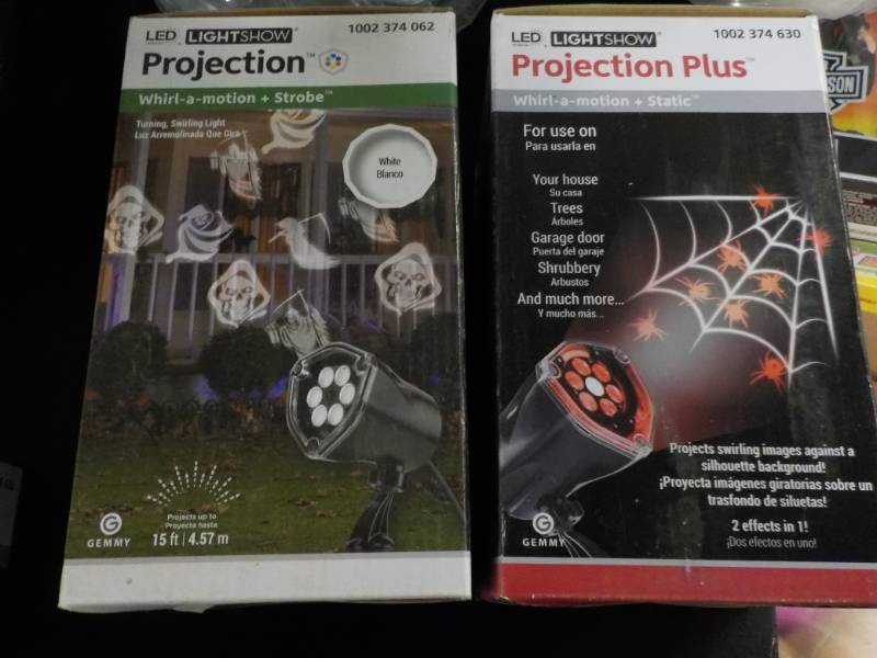 lot 17 image: Set of 2 LED Lightshow Projection W...