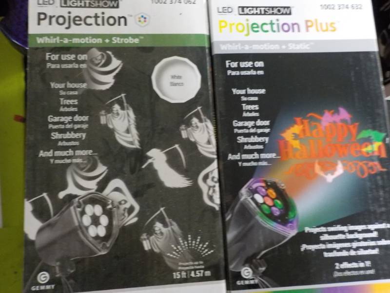 lot 18 image: Set of 2 LED Lightshow Projection W...