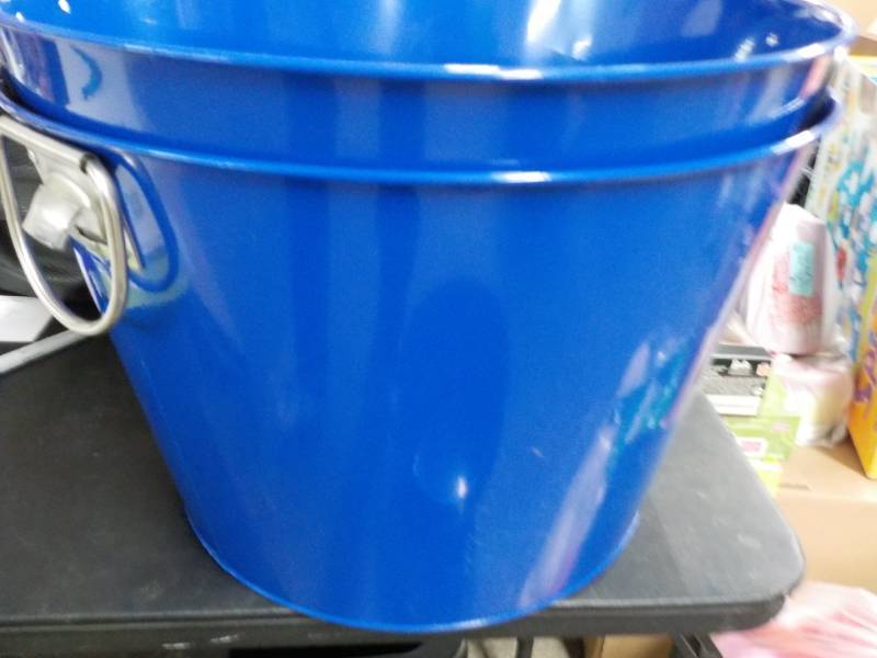 lot 28 image: 2 Metal Beverage Tubs 10 High x 16...