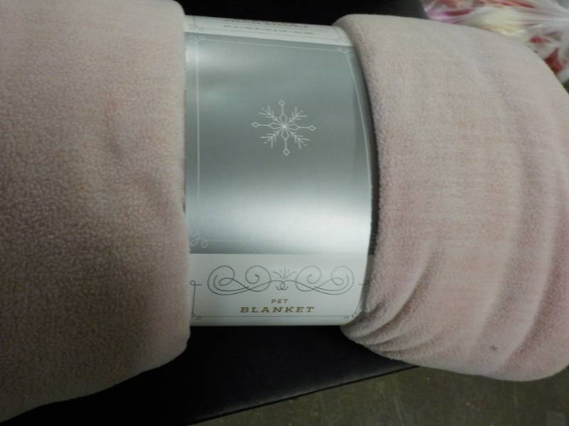 lot 51 image: Pet Blanket 49 x 50...