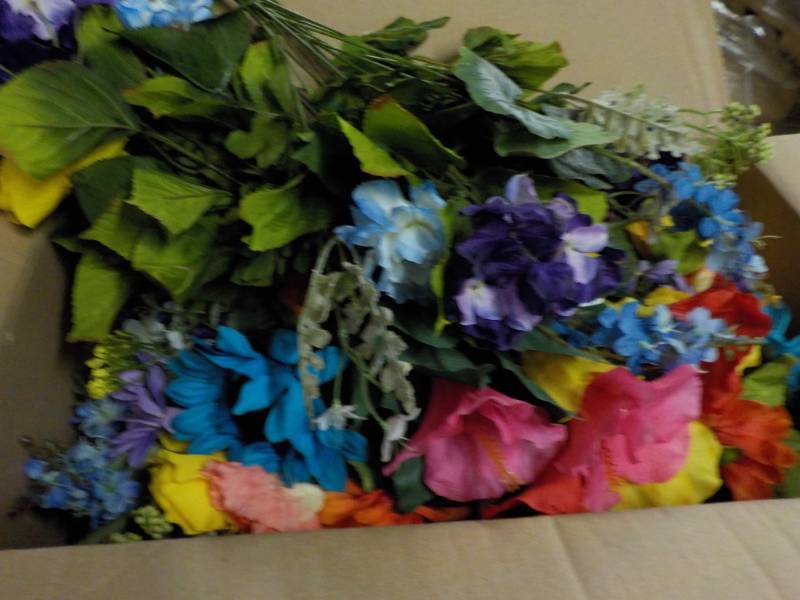 lot 79 image: Box of Artificial Flowers...