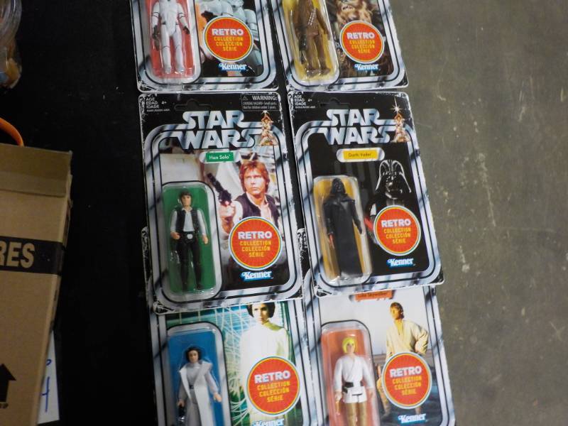 lot 114 image: 6 Star Wars Action Figures...