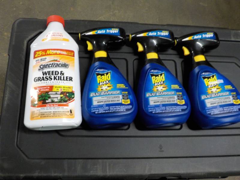 lot 136 image: Spectracide Weed and Grass Killer a...