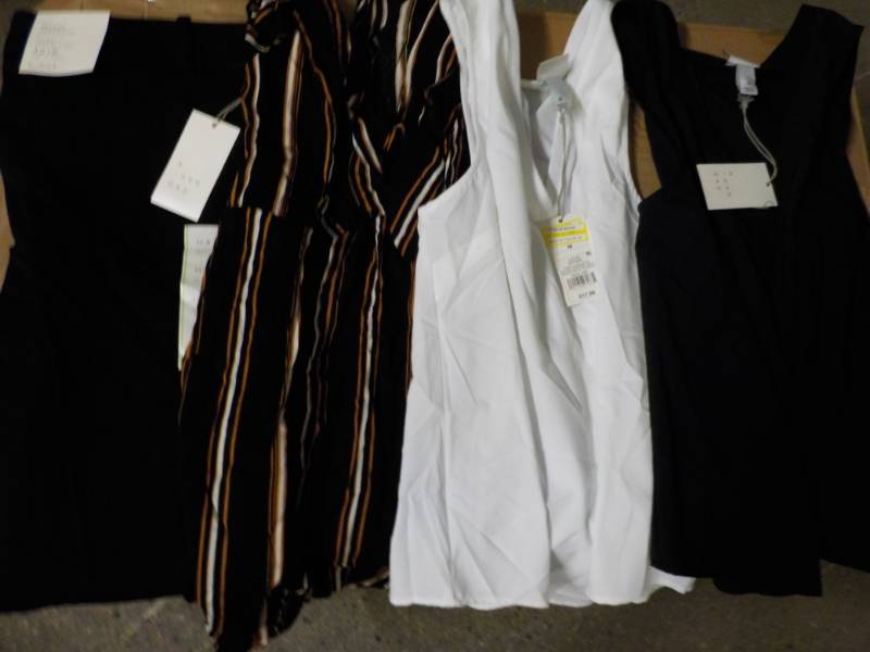 lot 158 image: M JrsWomens Clothing new with tags...