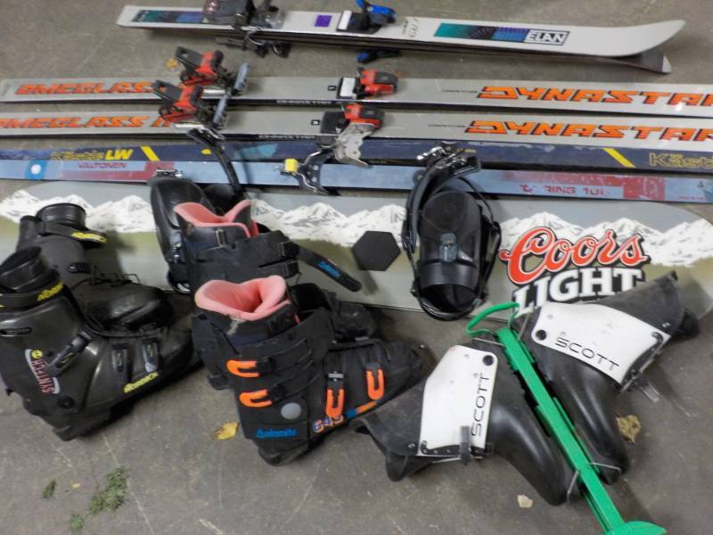 lot 175 image: Winter Sports Equipment...