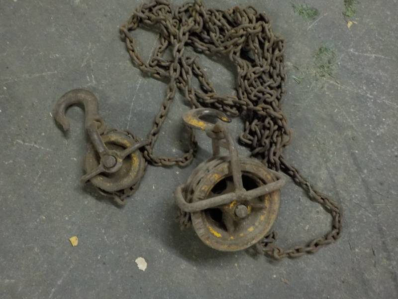 lot 207 image: Pulleys and Chain...