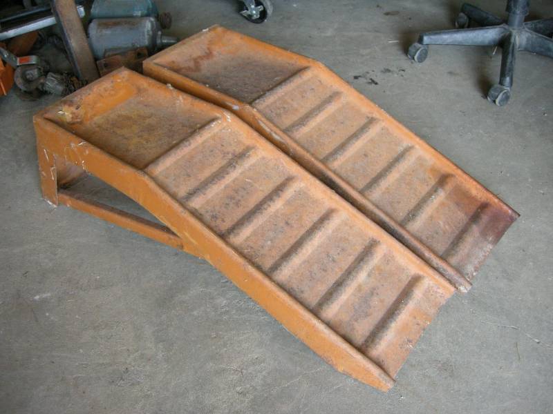 lot 75 image: Metal Car Ramps