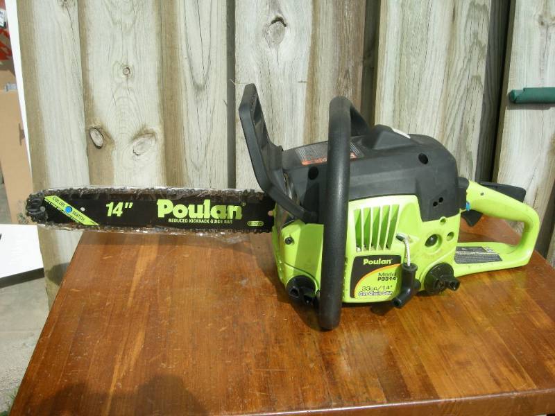 lot 14 image: Poulan 14 Gas Chainsaw