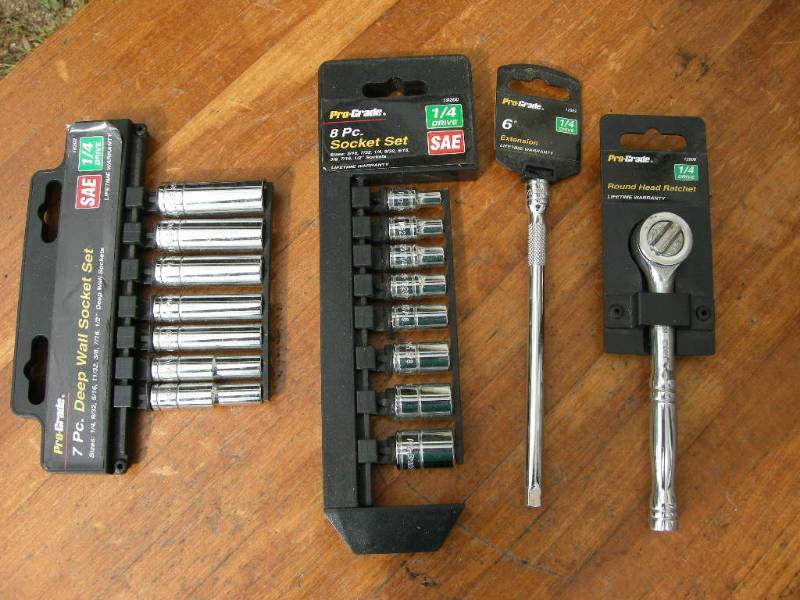 lot 21 image: Pro-Grade 14dr Sockets, Ratchet