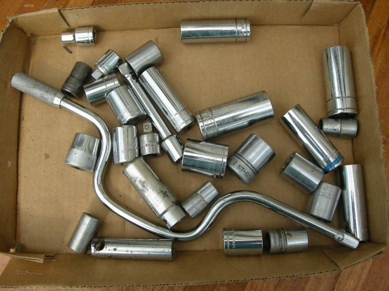 lot 22 image: 12dr Sockets, Driver